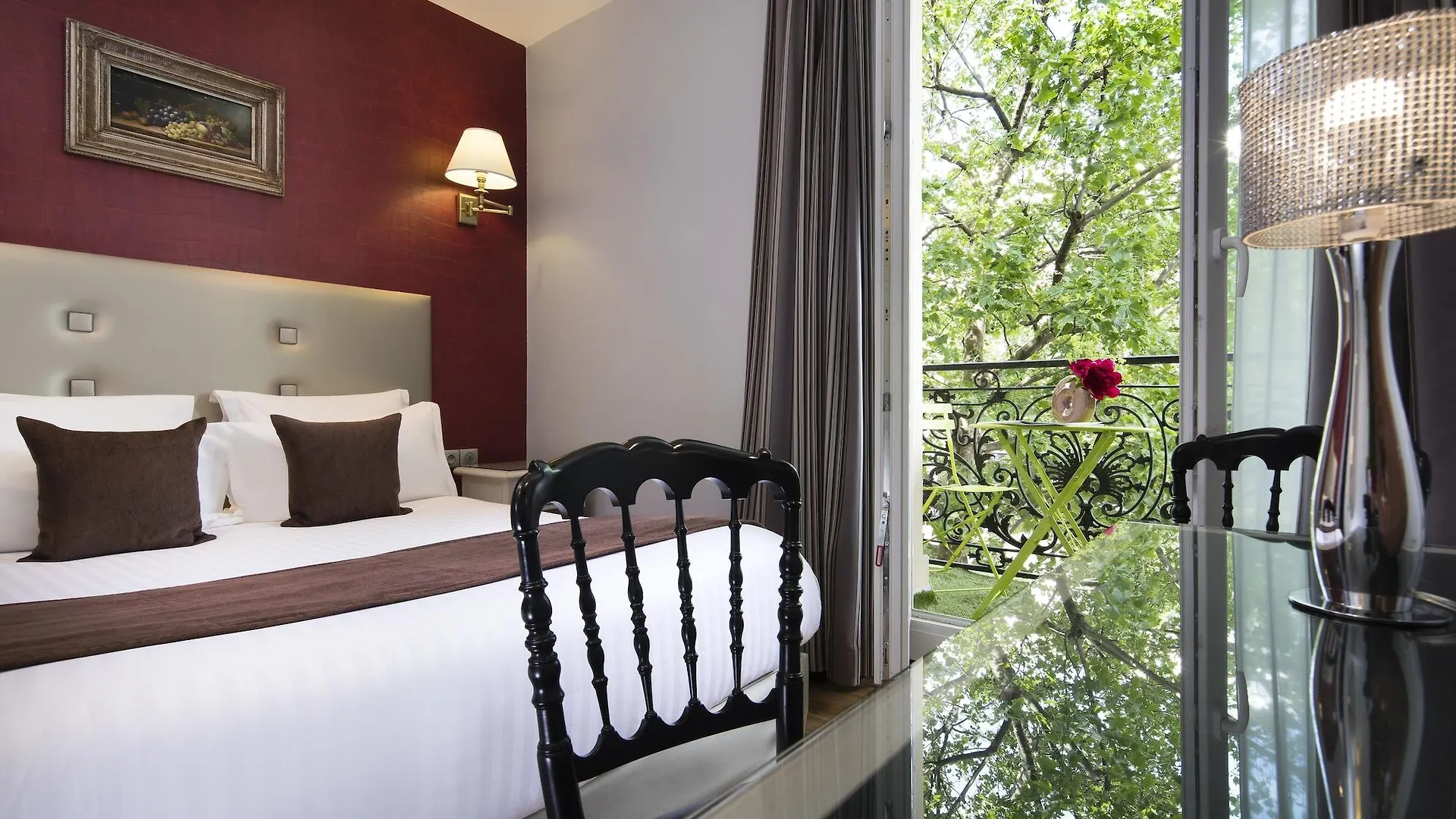 Hotel Plaza Elysees 4*