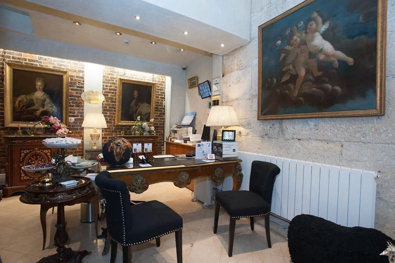 Hotel Plaza Elysees Parijs