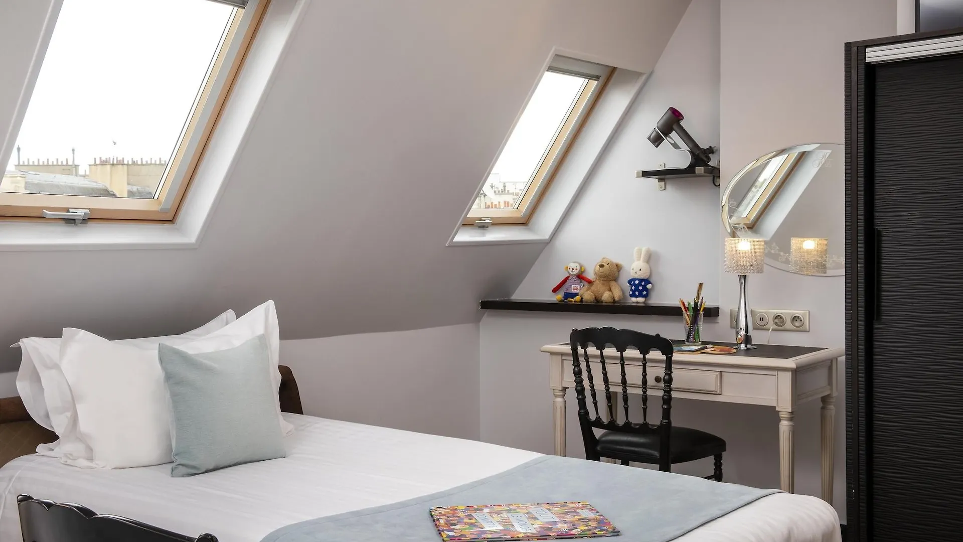 Plaza Elysees 4* Paris