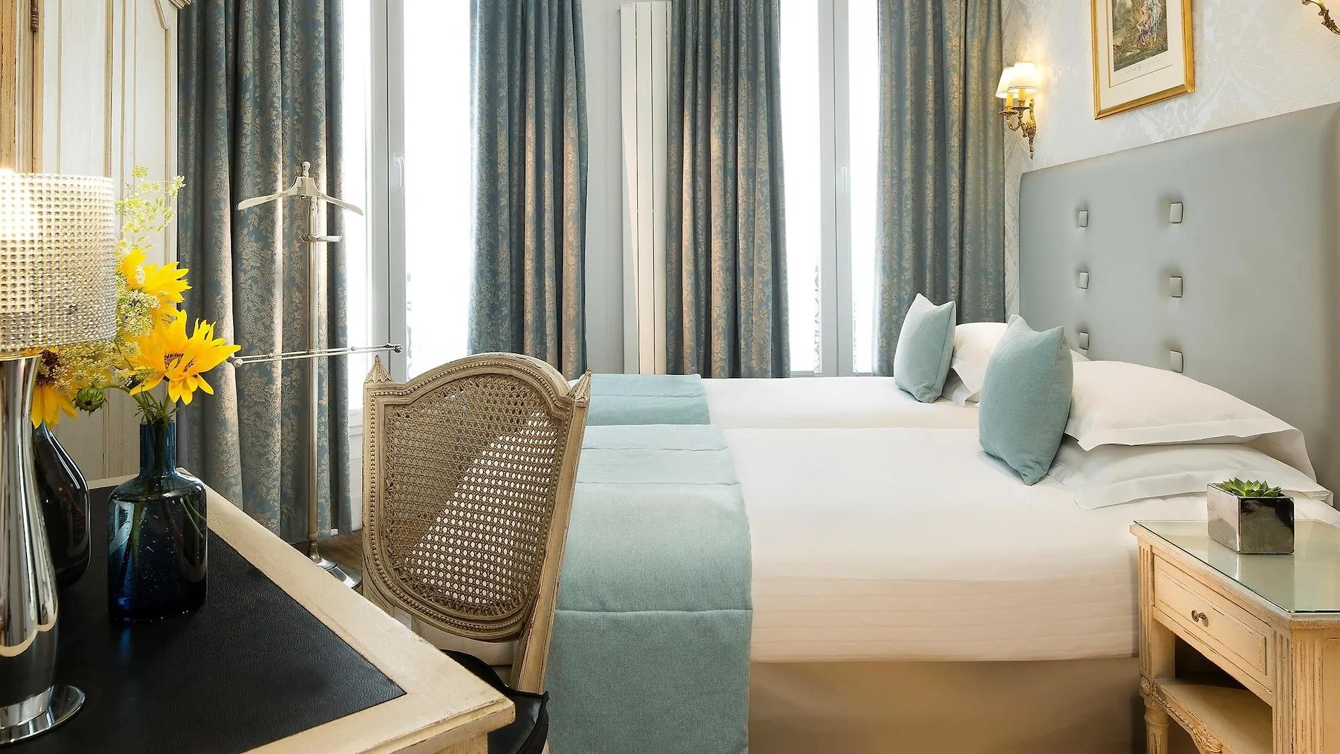 Plaza Elysees Hotel