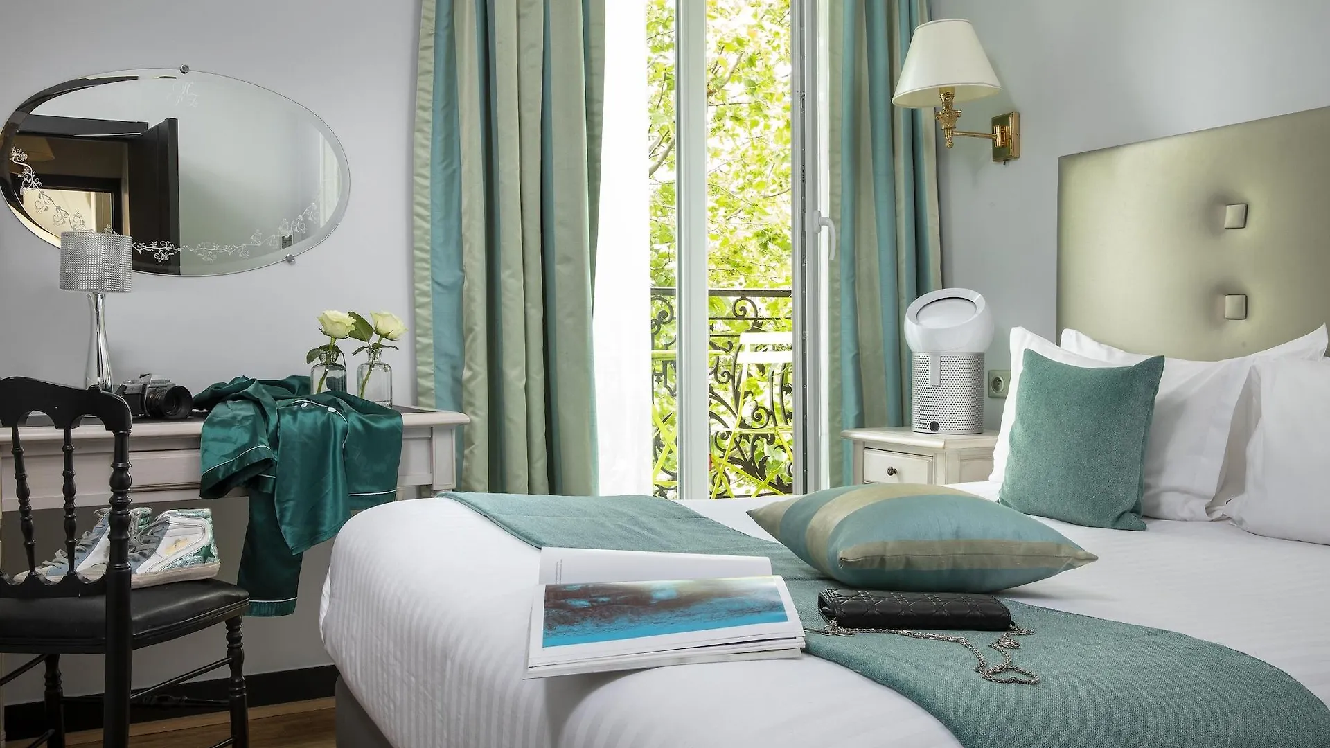 Plaza Elysees Hotel 4*