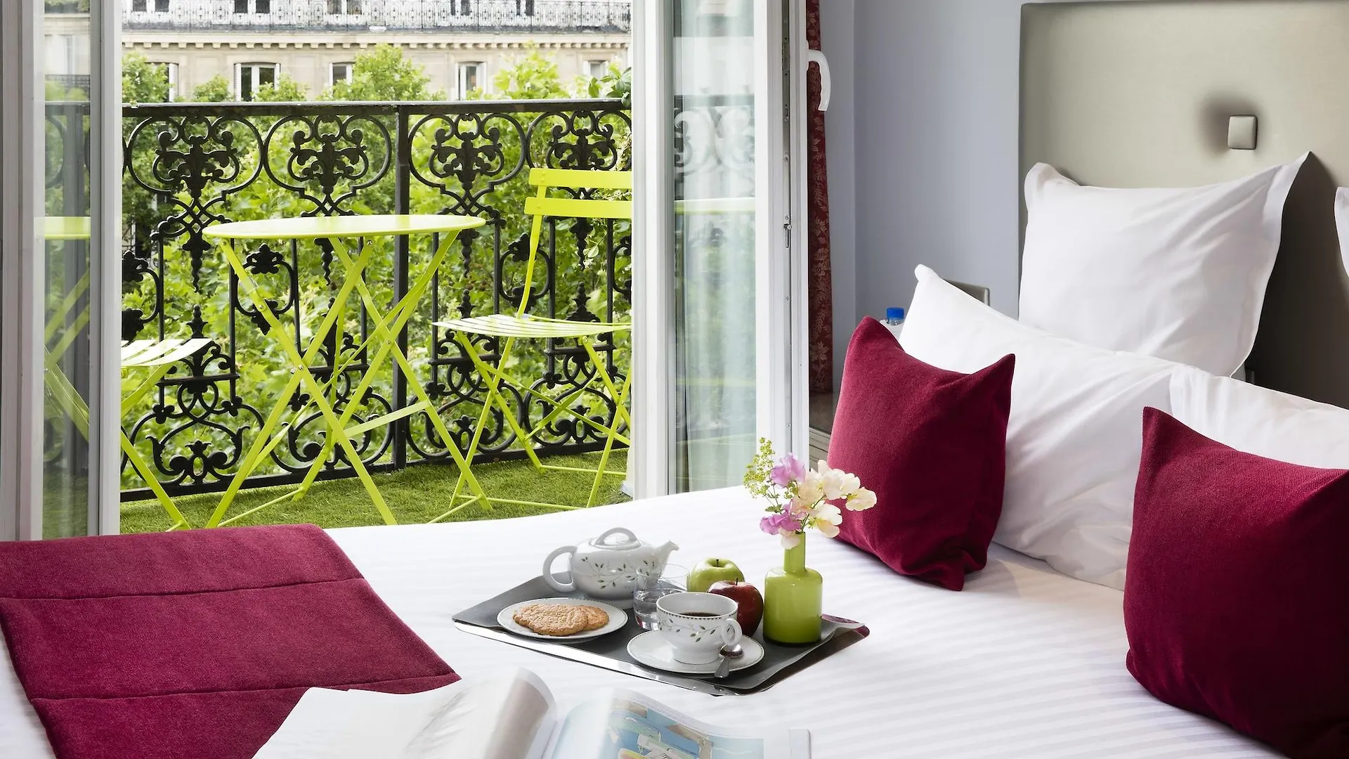 Plaza Elysees 4* Paris