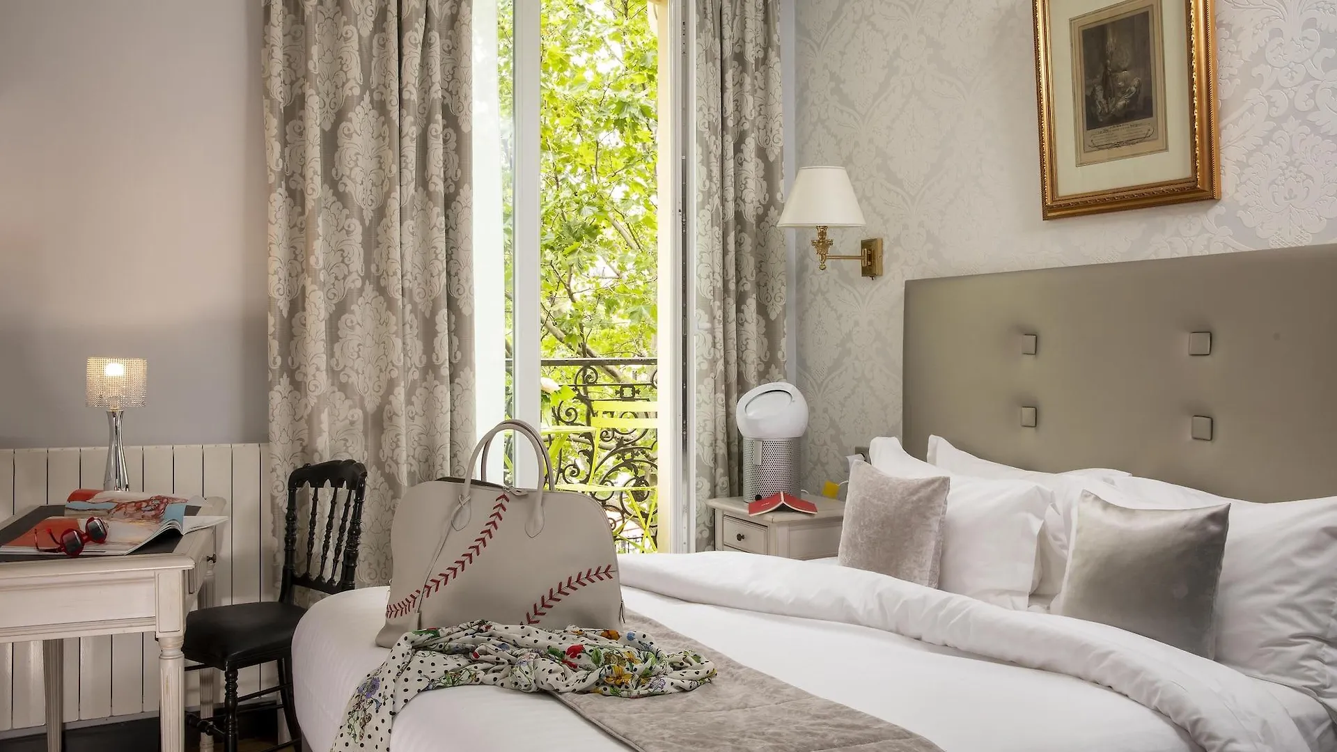 Plaza Elysees Hotel