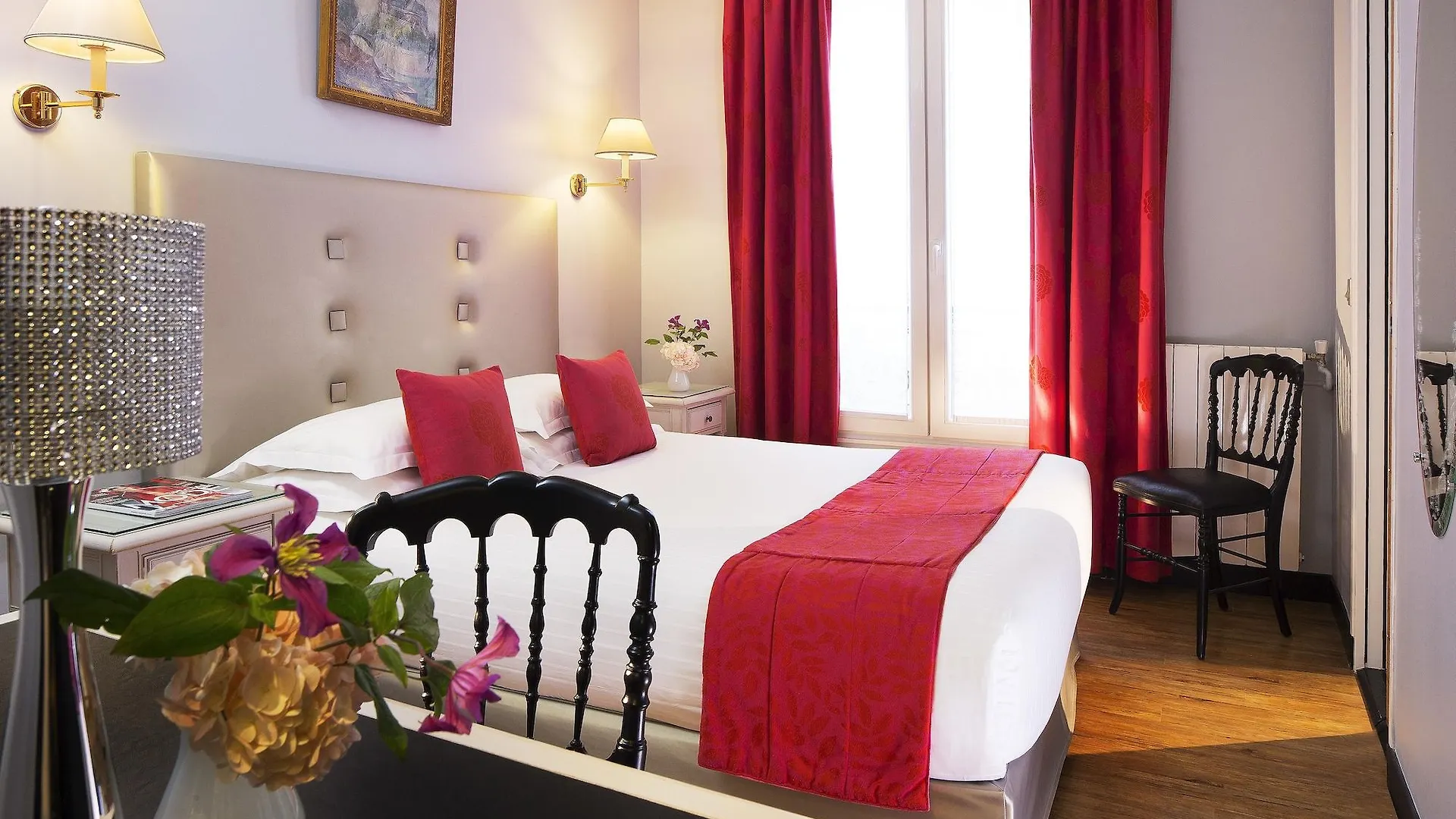 Plaza Elysees Hotel 4*