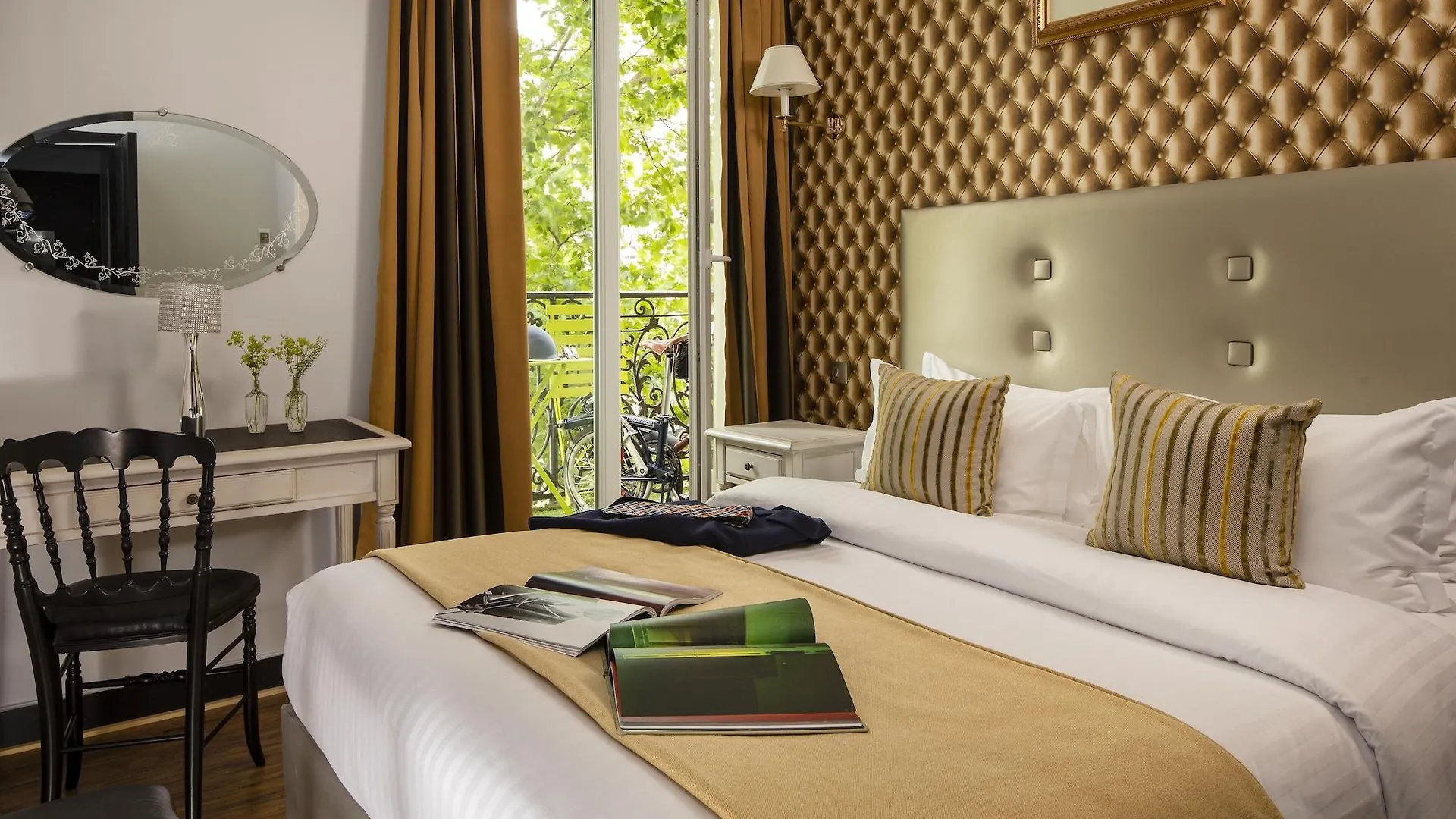 Hotel Plaza Elysees