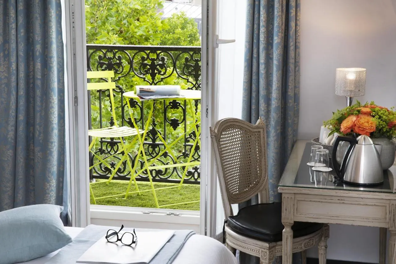 Plaza Elysees 4* Paris