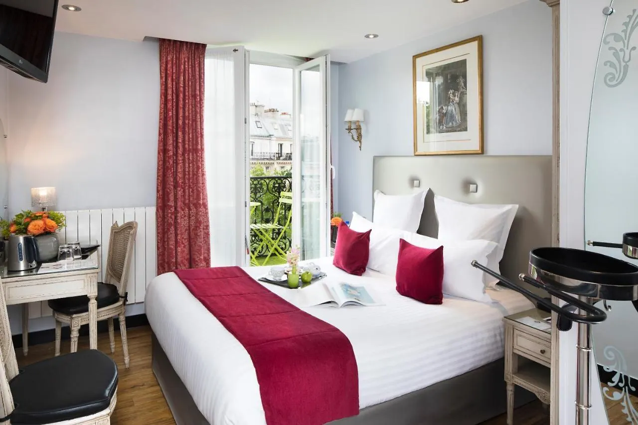 Plaza Elysees 4* Paris