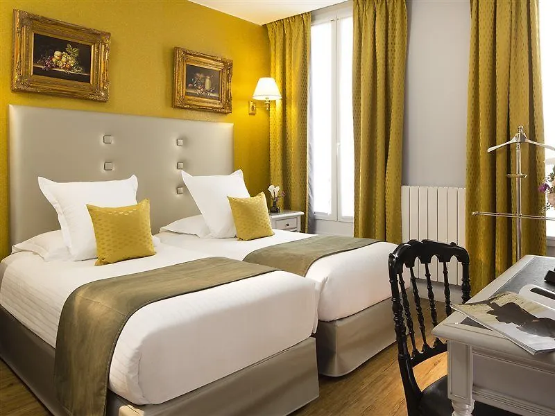 Hotel Plaza Elysees 4*