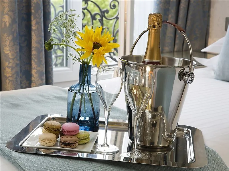 Plaza Elysees 4* Paris