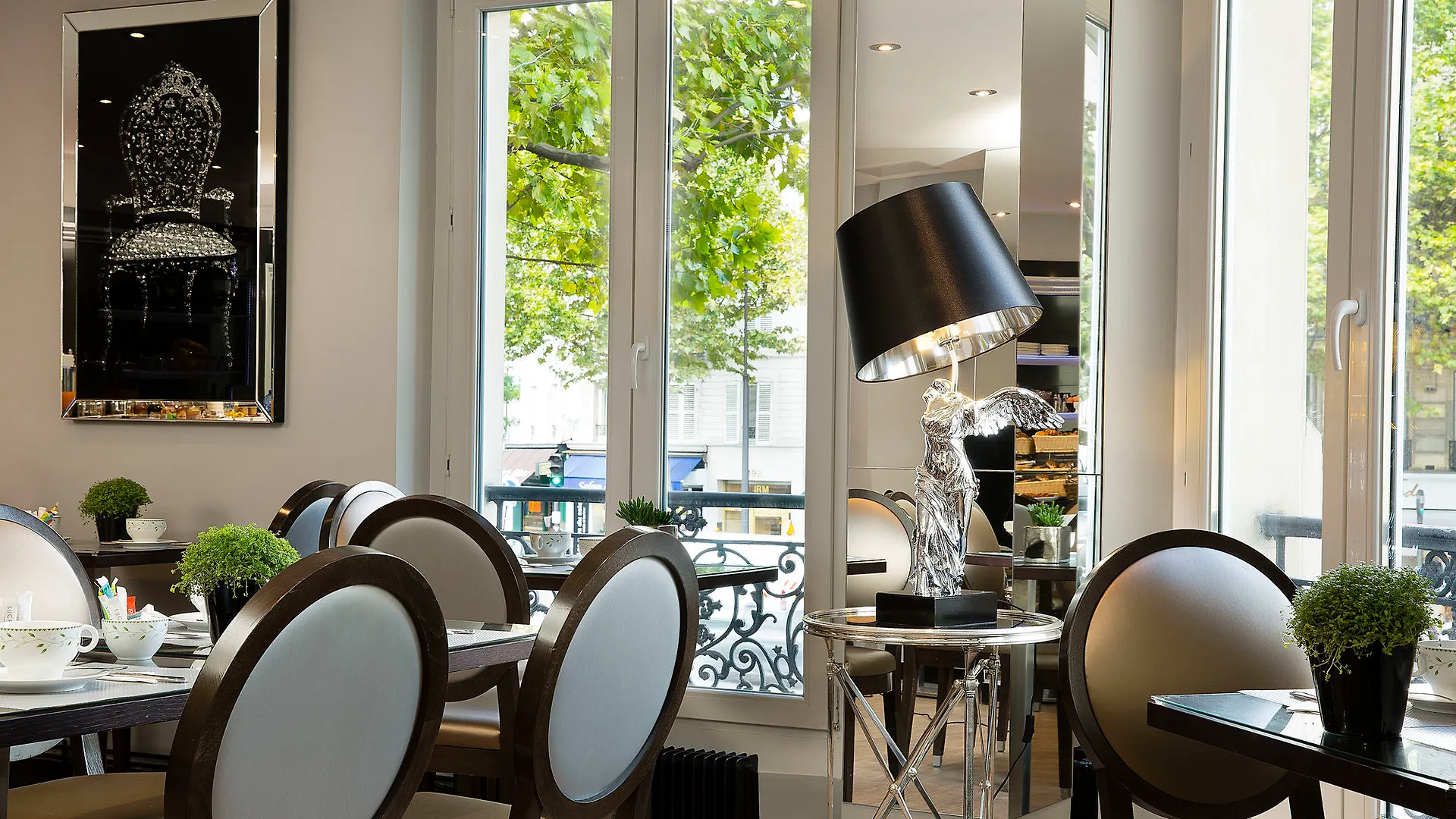 Plaza Elysees Hotel 4*