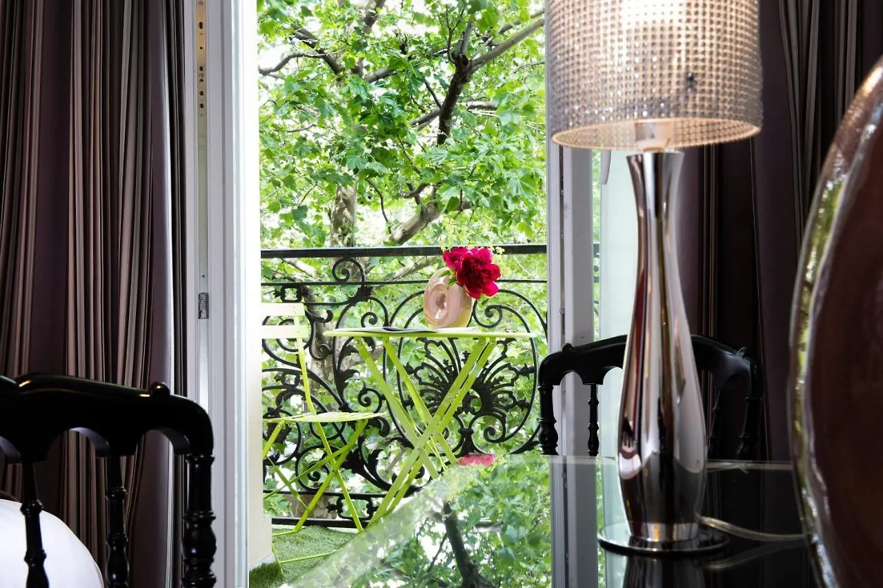 Plaza Elysees Hotel